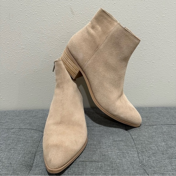 Dolce Vita Avie Booties - Picture 6 of 11